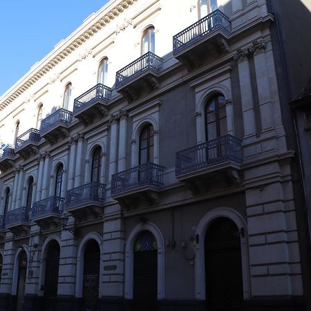 Domus Iole Appartamento Nel Centro Storico Катанія Екстер'єр фото