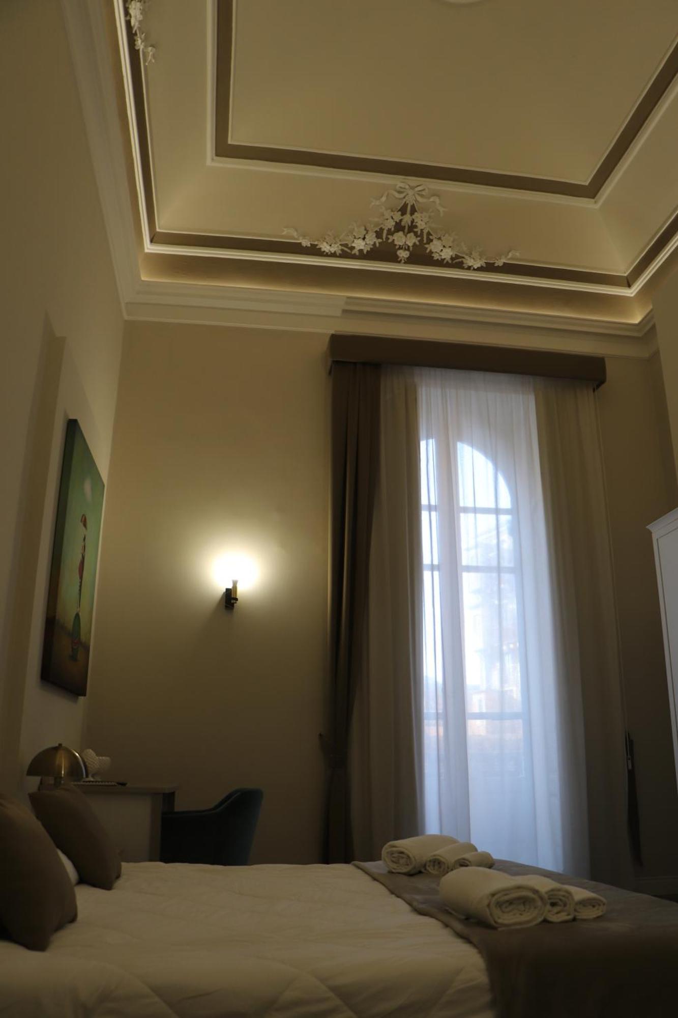 Domus Iole Appartamento Nel Centro Storico Катанія Екстер'єр фото